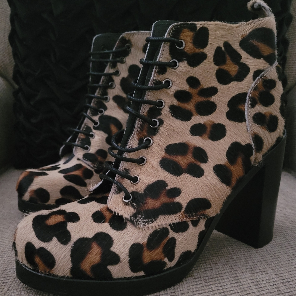 INTENTIONALLY LEOPARD PRINT BOOTIES GENUINE SUEDE AND CALF FUR